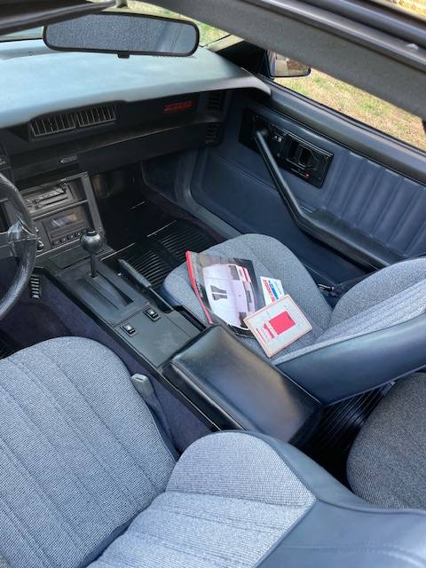 Chevrolet-camaro-z28-1983-blue-15