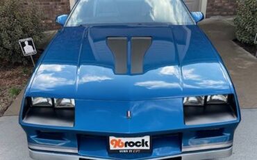 Chevrolet-camaro-z28-1983-blue-2