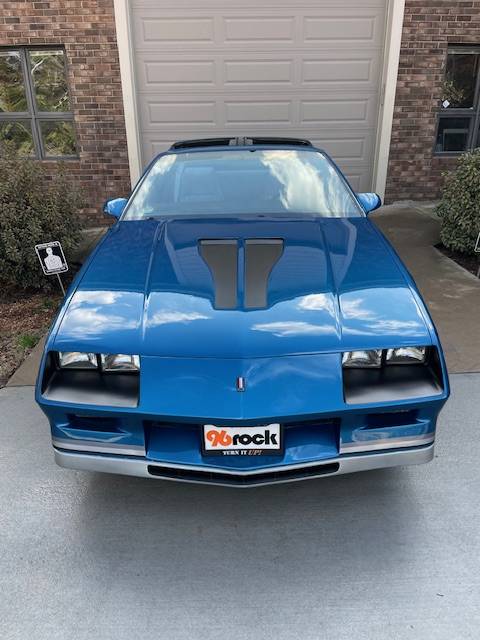 Chevrolet-camaro-z28-1983-blue-2