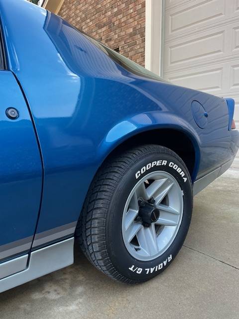 Chevrolet-camaro-z28-1983-blue-3