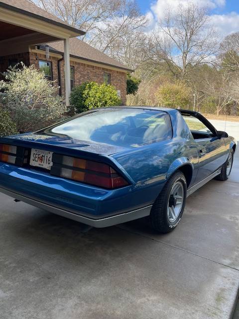 Chevrolet-camaro-z28-1983-blue-5