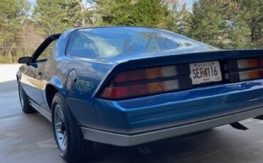 Chevrolet-camaro-z28-1983-blue-7