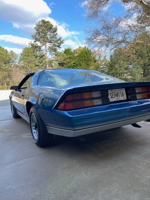 Chevrolet-camaro-z28-1983-blue-7