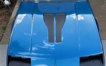 Chevrolet-camaro-z28-1983-blue-9