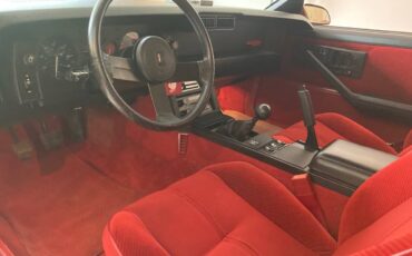 Chevrolet-camaro-z28-1986-red-14