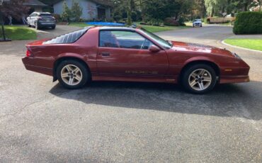 Chevrolet-camaro-z28-1986-red-2