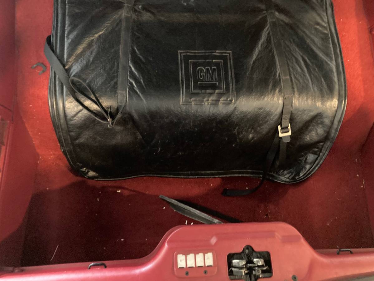 Chevrolet-camaro-z28-1986-red-5