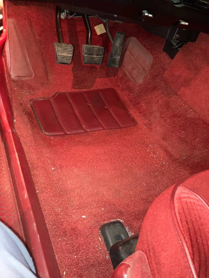 Chevrolet-camaro-z28-1986-red-9