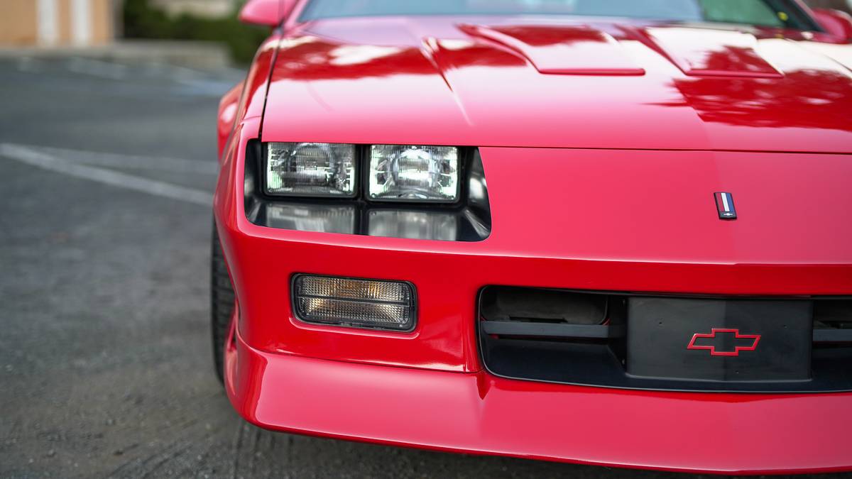 Chevrolet-camaro-z28-1991-red-1