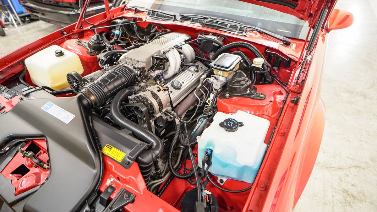 Chevrolet-camaro-z28-1991-red-13