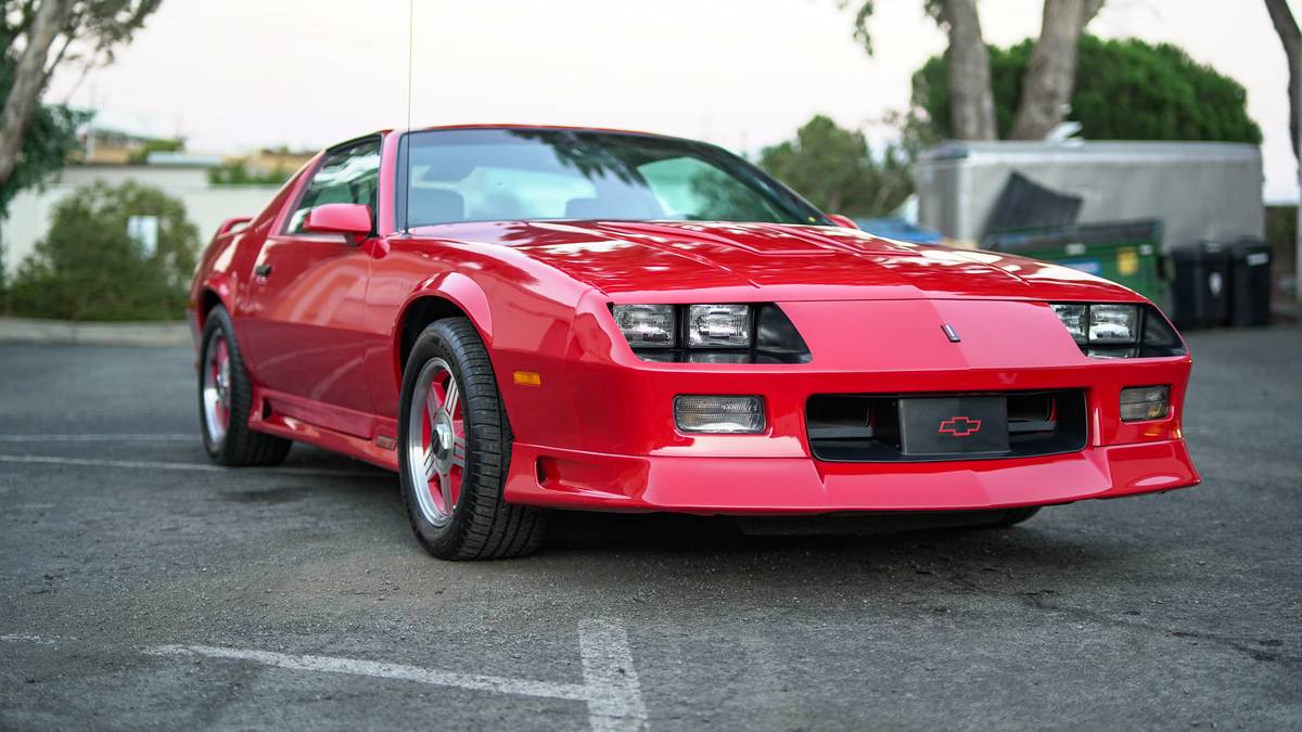 Chevrolet-camaro-z28-1991-red-17