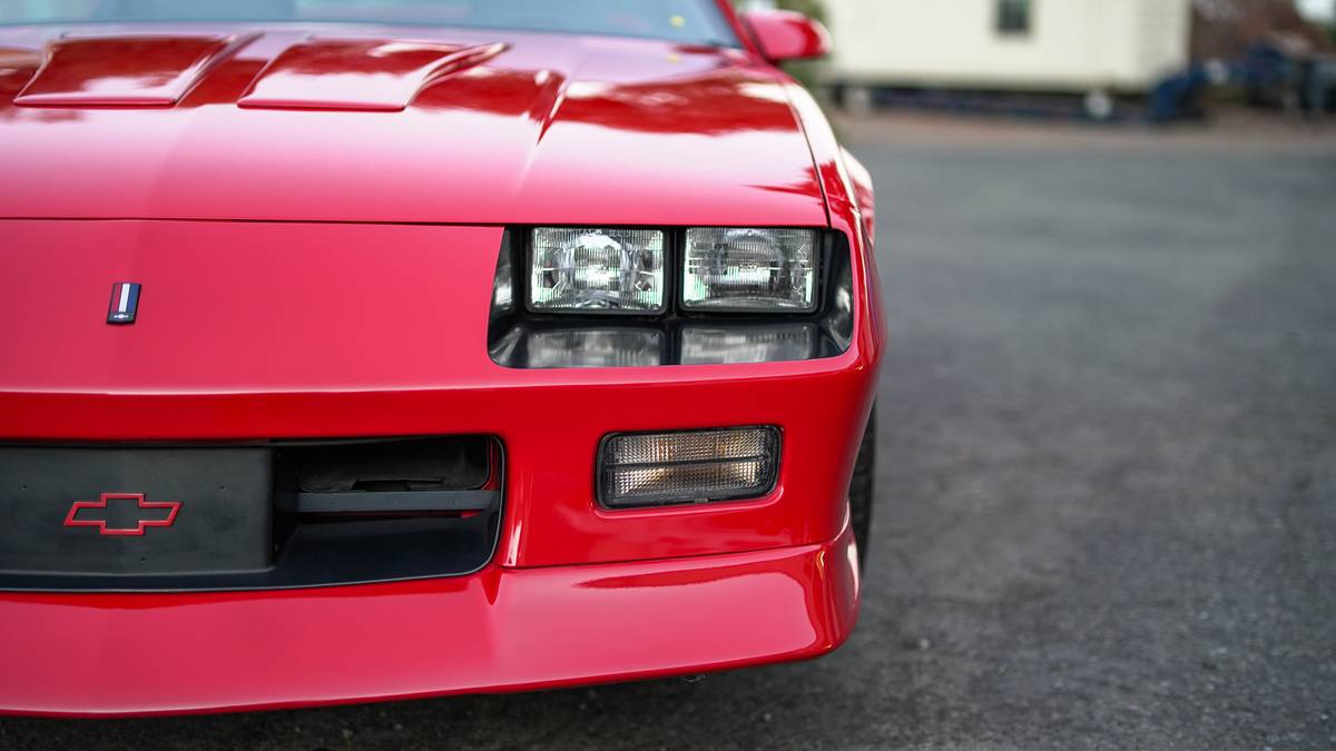 Chevrolet-camaro-z28-1991-red-2