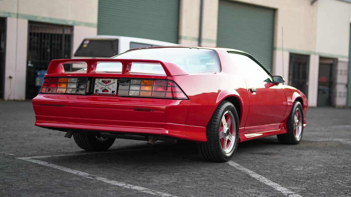 Chevrolet-camaro-z28-1991-red-20