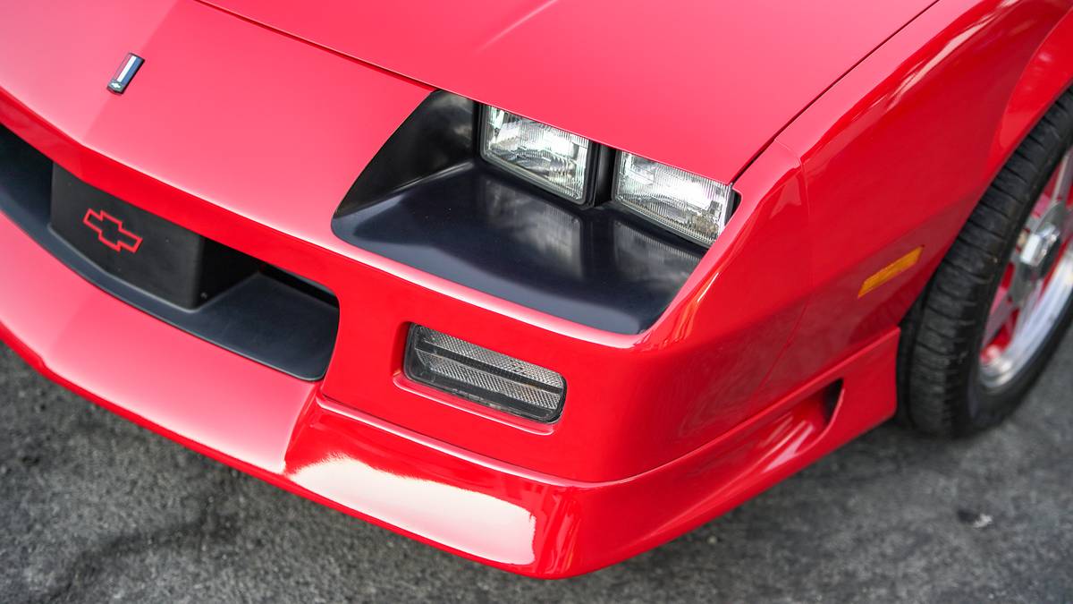 Chevrolet-camaro-z28-1991-red-3