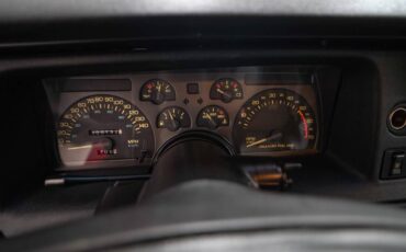 Chevrolet-camaro-z28-1991-red-8