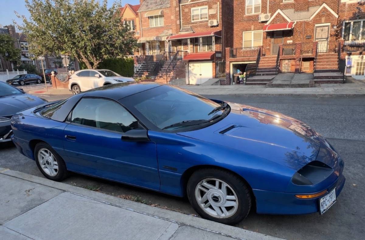 Chevrolet-camaro-z28-1994-blue-1