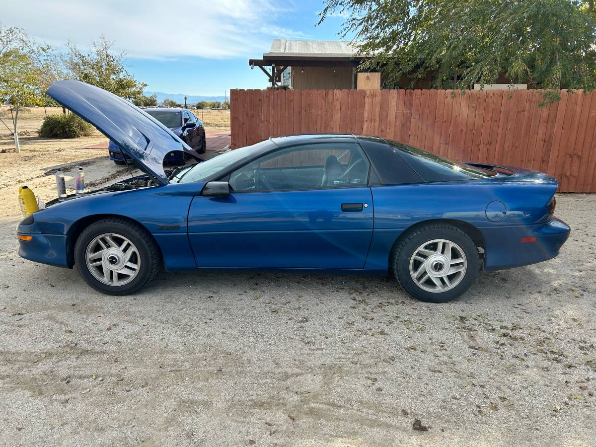 Chevrolet-camaro-z28-1994-blue-2