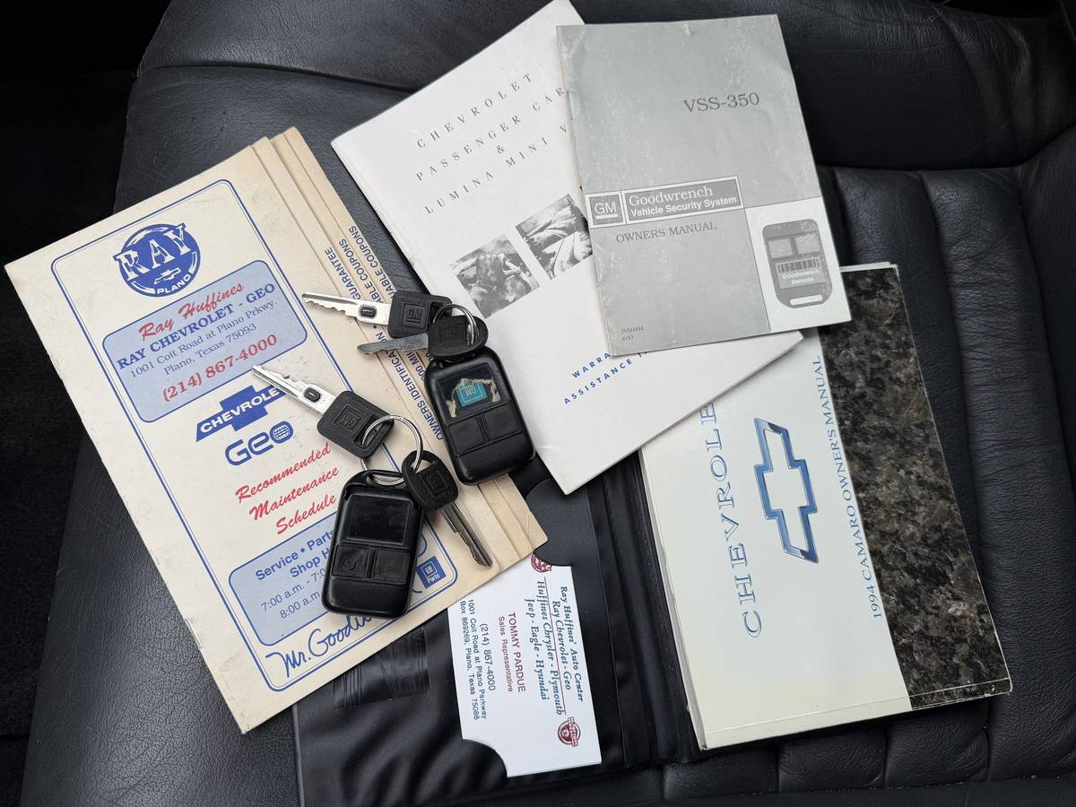 Chevrolet-camaro-z28-1994-green-19