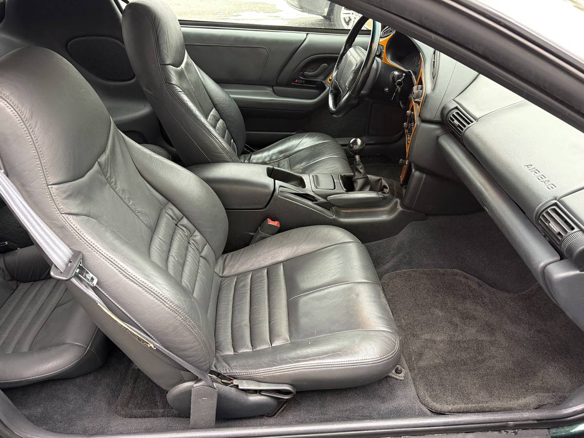 Chevrolet-camaro-z28-1994-green-21