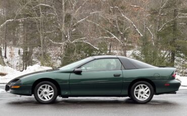 Chevrolet-camaro-z28-1994-green