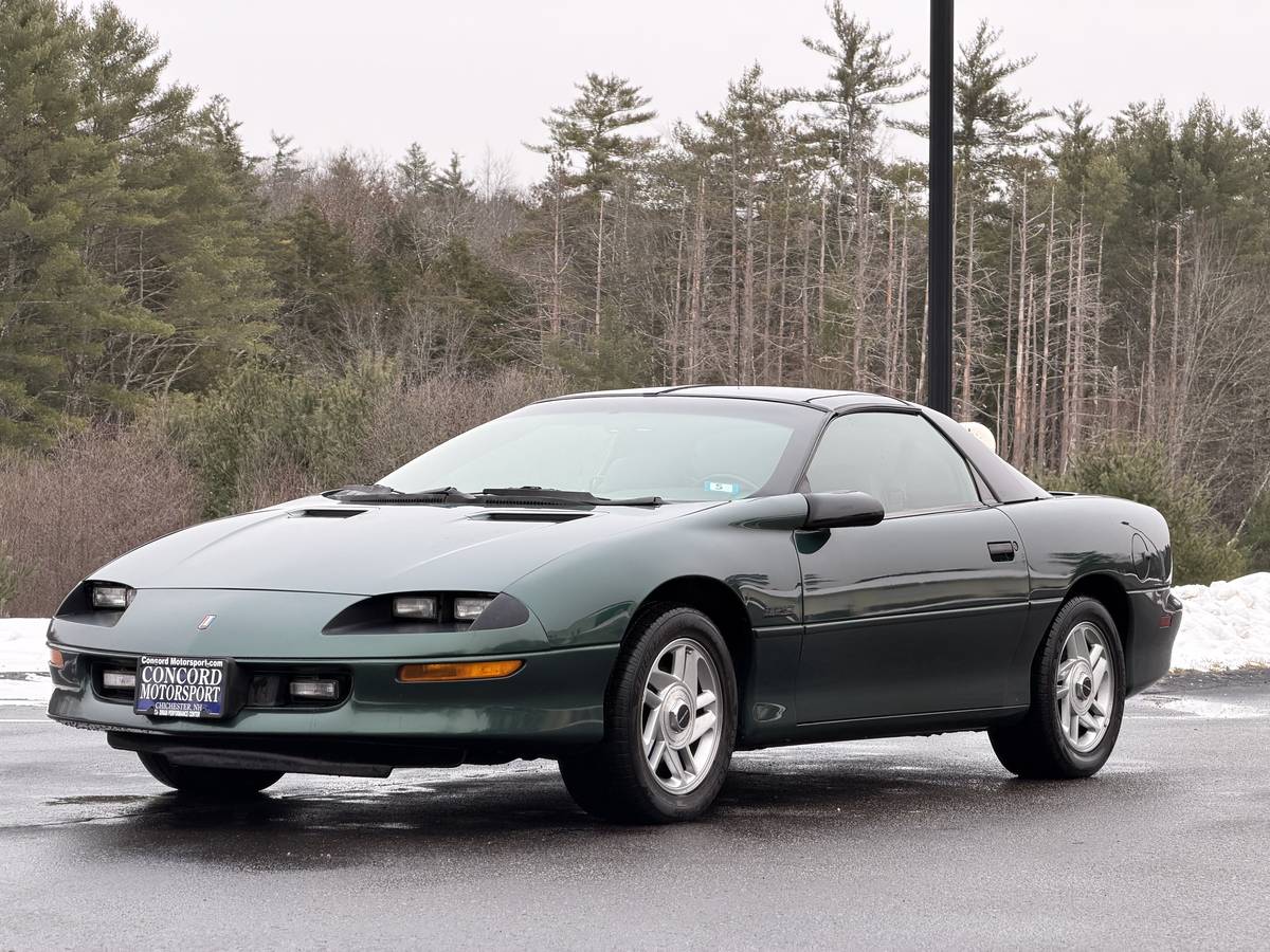Chevrolet-camaro-z28-1994-green-6