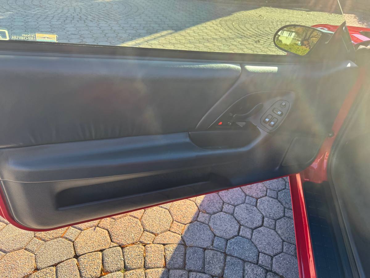 Chevrolet-camaro-z28-1994-red-10