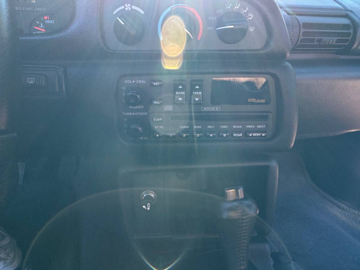 Chevrolet-camaro-z28-1994-red-22