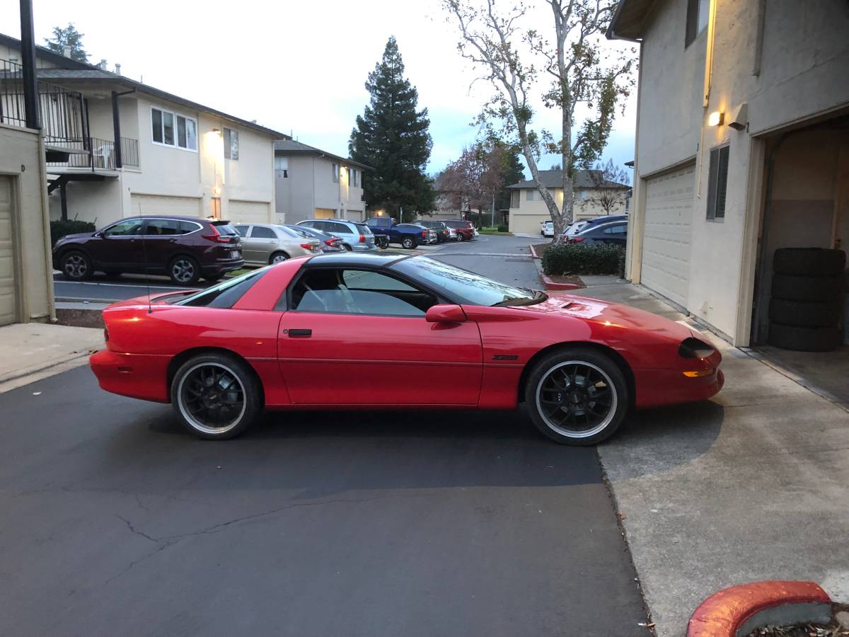 Chevrolet-camaro-z28-1996-red-15
