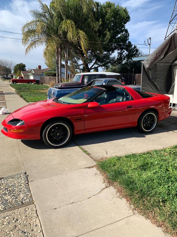 Chevrolet-camaro-z28-1996-red-18