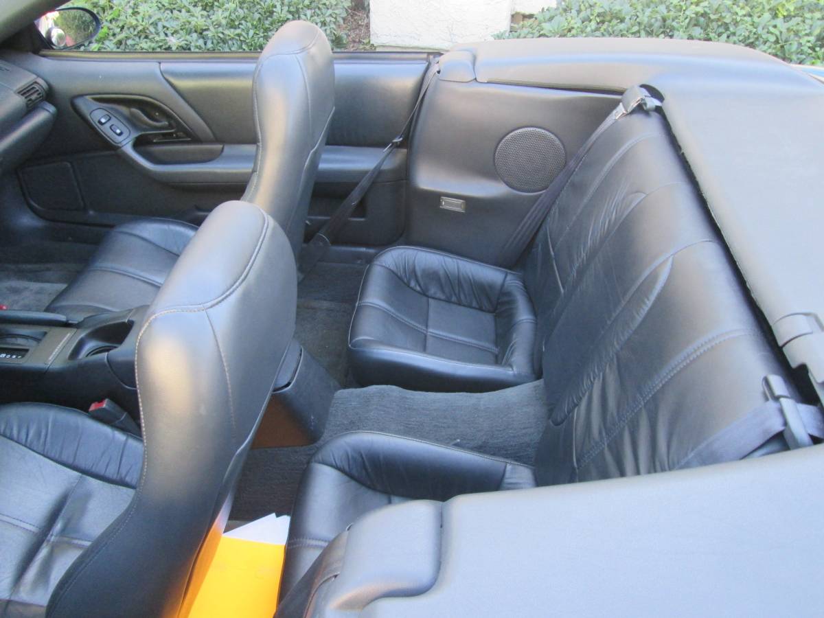 Chevrolet-camaro-z28-convertible-1995-custom-10