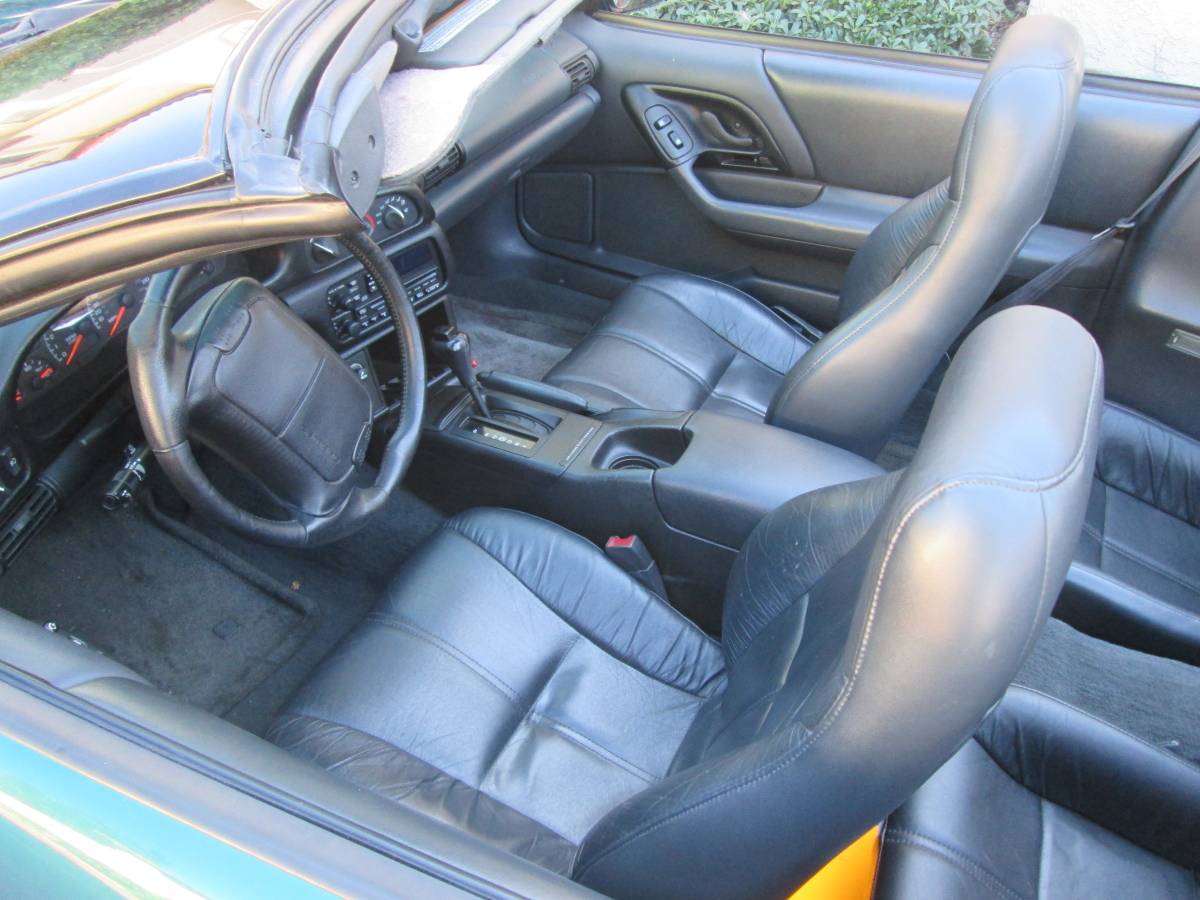 Chevrolet-camaro-z28-convertible-1995-custom-11