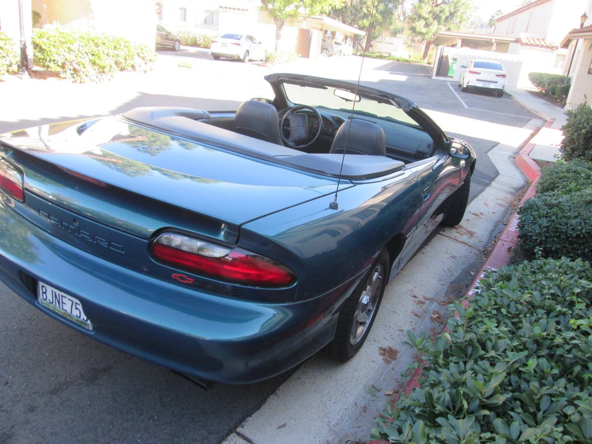 Chevrolet-camaro-z28-convertible-1995-custom-2