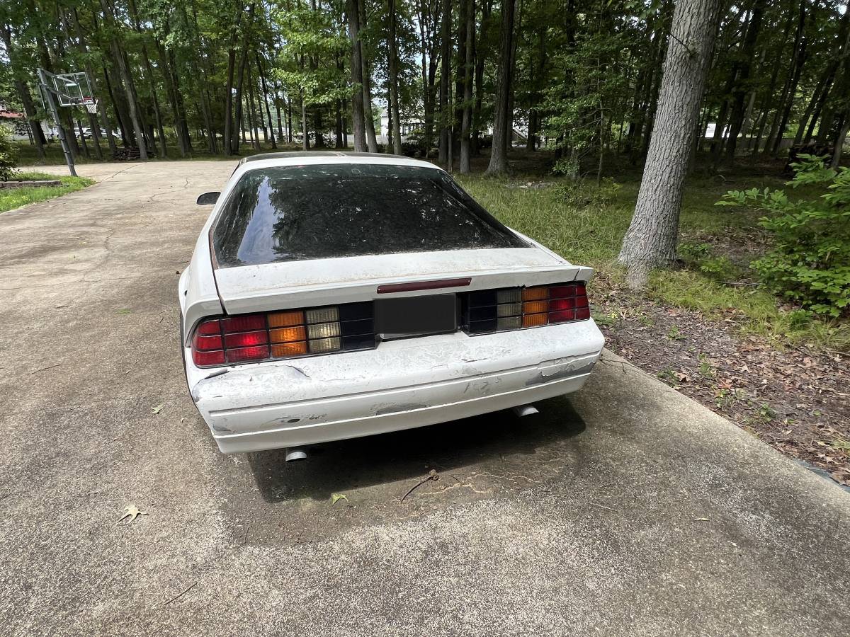 Chevrolet-camaro-z28-t-top-1987-white-2
