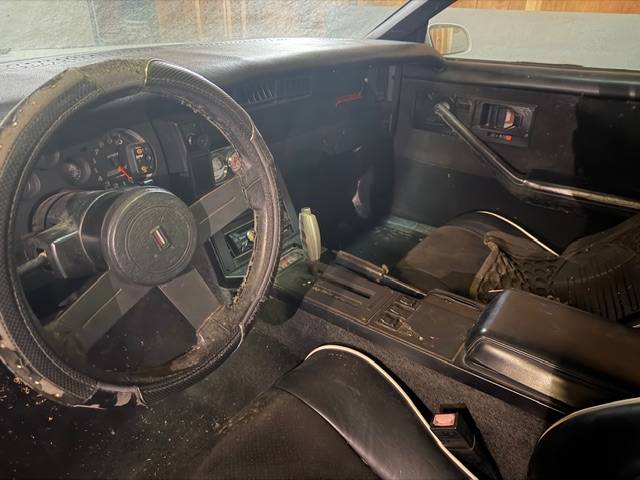 Chevrolet-camaro-z28-t-top-1987-white-4