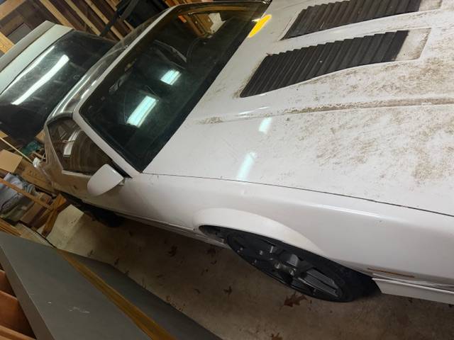 Chevrolet-camaro-z28-t-top-1987-white-8