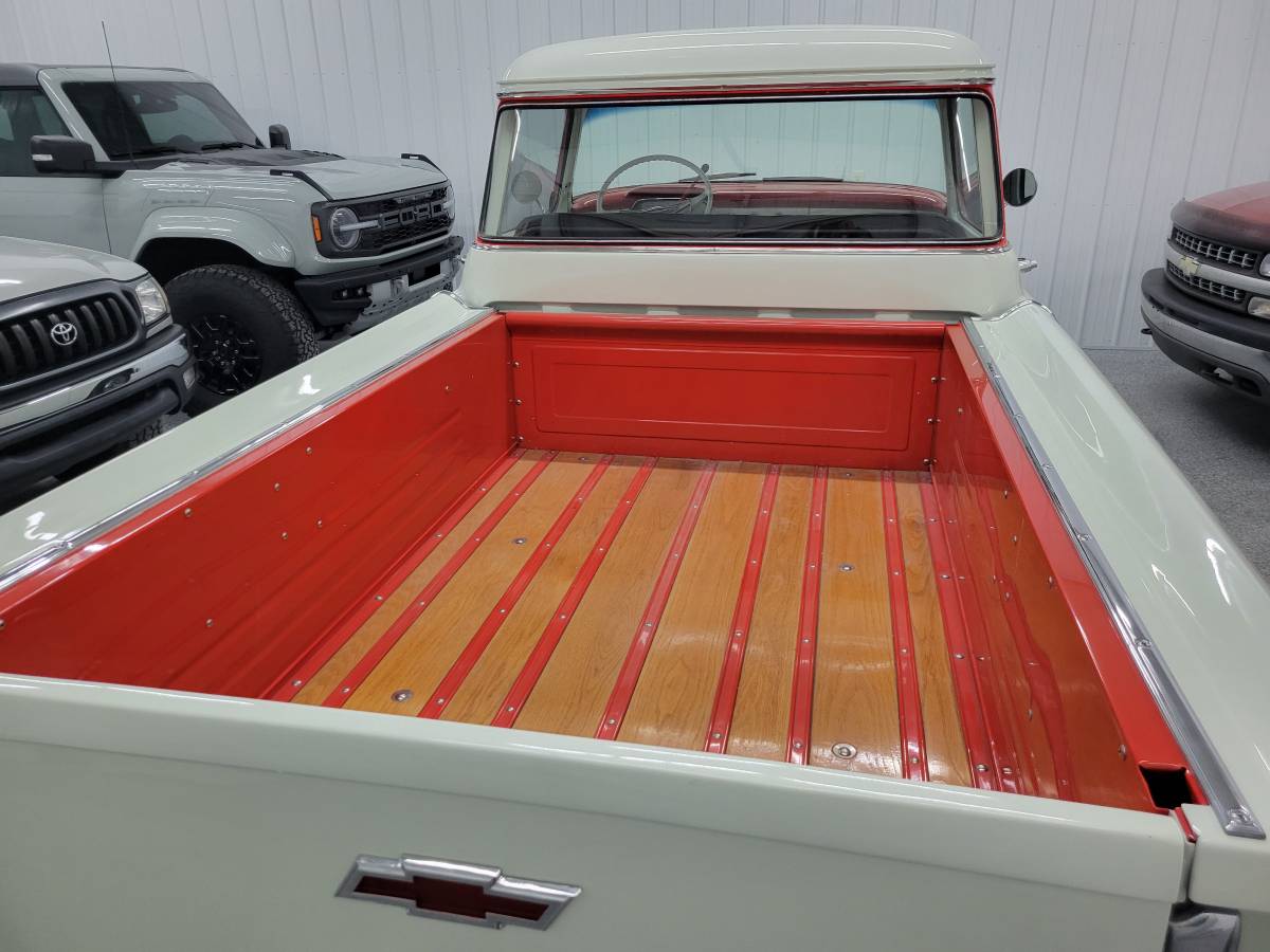 Chevrolet-cameo-1955-10