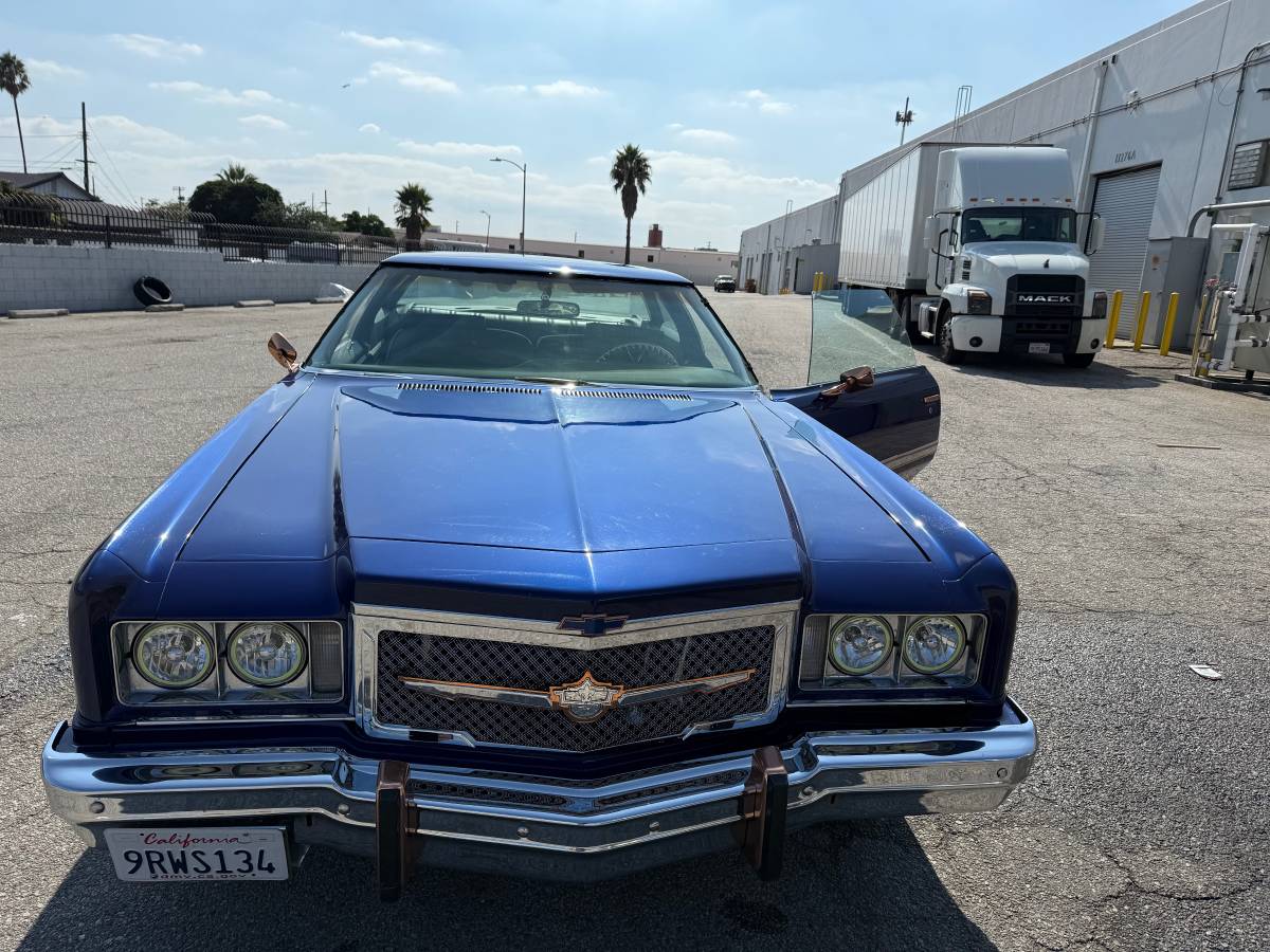 Chevrolet-caprice-1974-blue-1