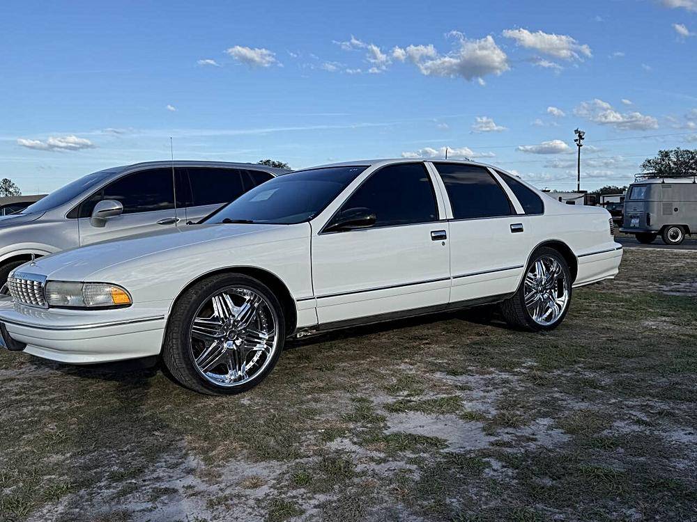 Chevrolet-caprice-1996-white-10