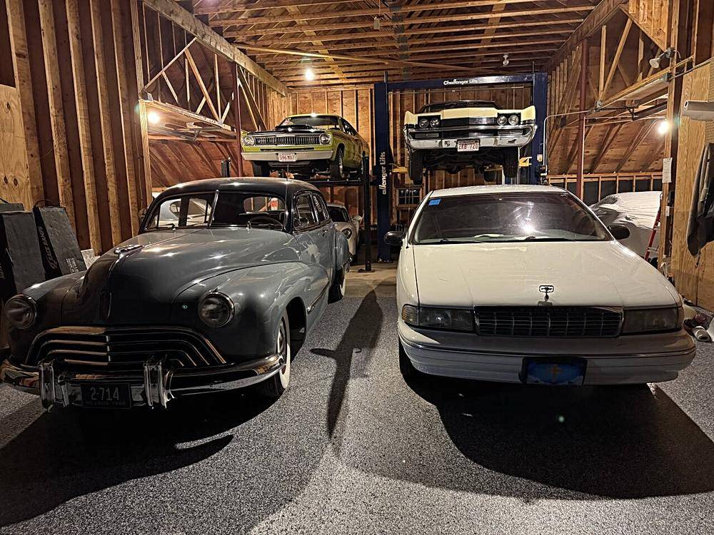 Chevrolet-caprice-1996-white-13