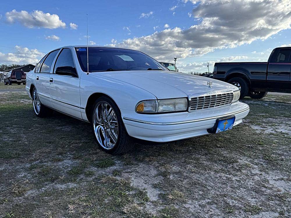 Chevrolet-caprice-1996-white-33