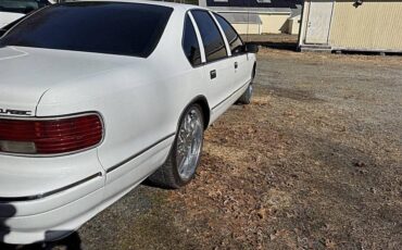 Chevrolet-caprice-1996-white-34