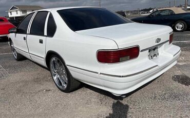 Chevrolet-caprice-1996-white-39