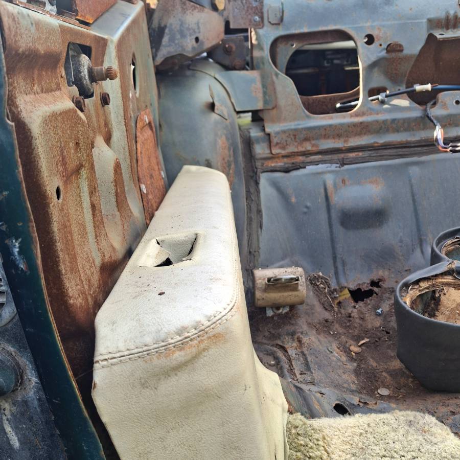 Chevrolet-caprice-classic-1975-green-10