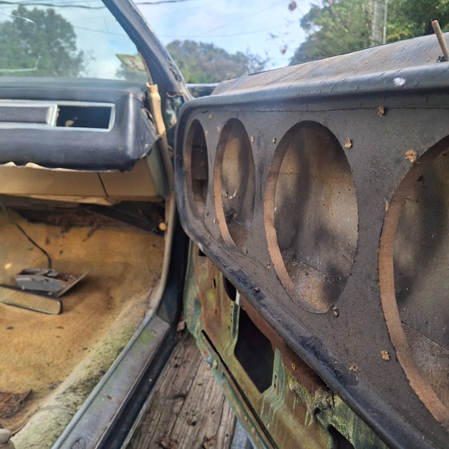 Chevrolet-caprice-classic-1975-green-6