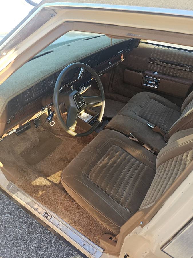 Chevrolet-caprice-classic-1988-custom-11