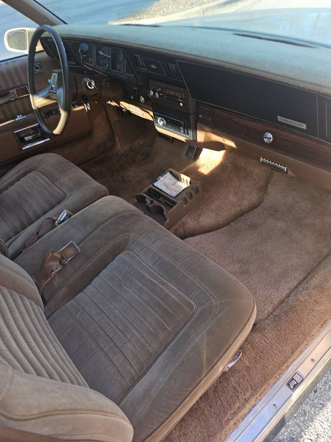 Chevrolet-caprice-classic-1988-custom-14