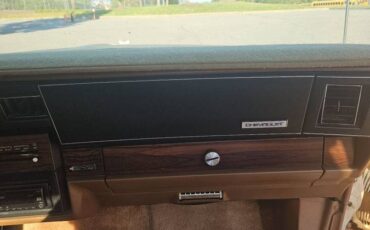 Chevrolet-caprice-classic-1988-custom-15