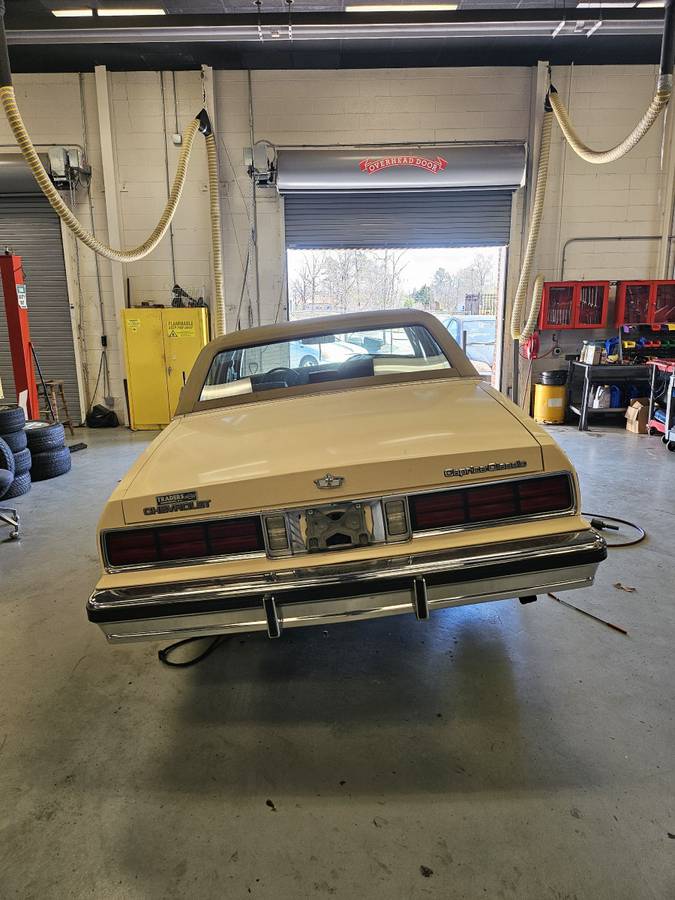 Chevrolet-caprice-classic-1988-custom-2