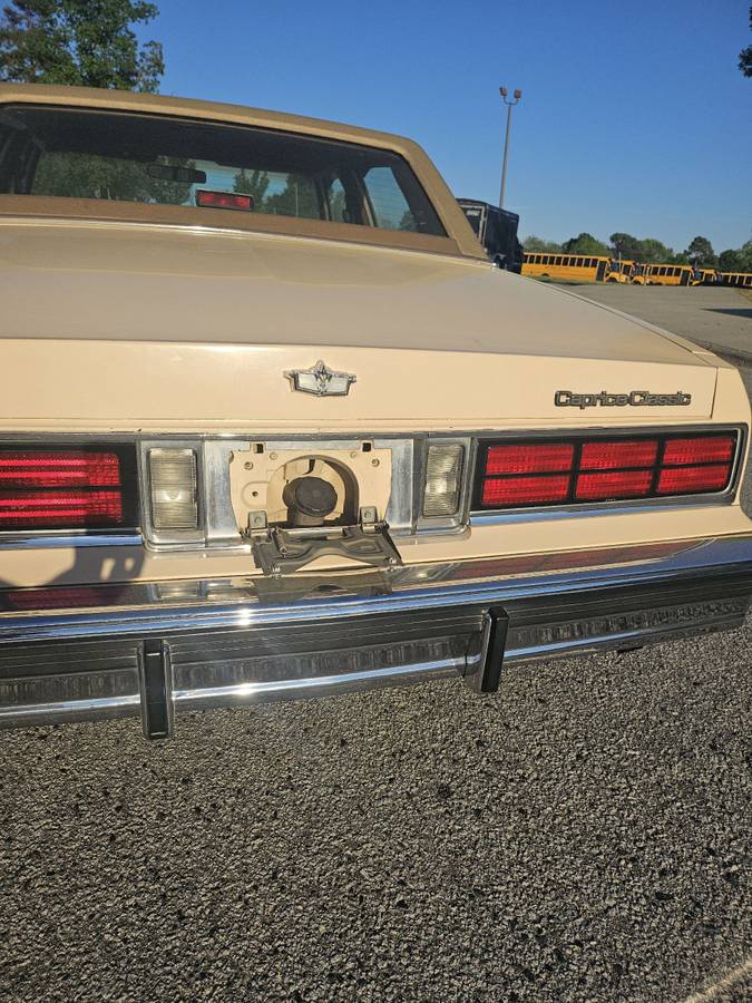 Chevrolet-caprice-classic-1988-custom-3