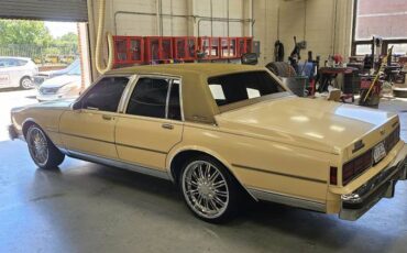 Chevrolet-caprice-classic-1988-custom-8
